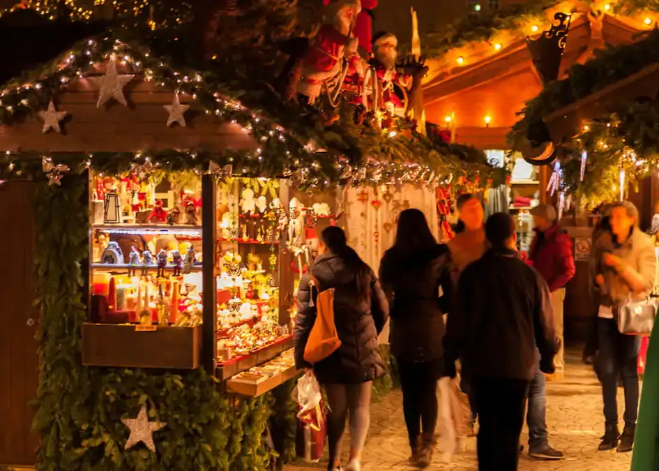 Marchés de Noël à Paris 2025 : le guide pratique depuis l’Hôtel R de Paris (9e)