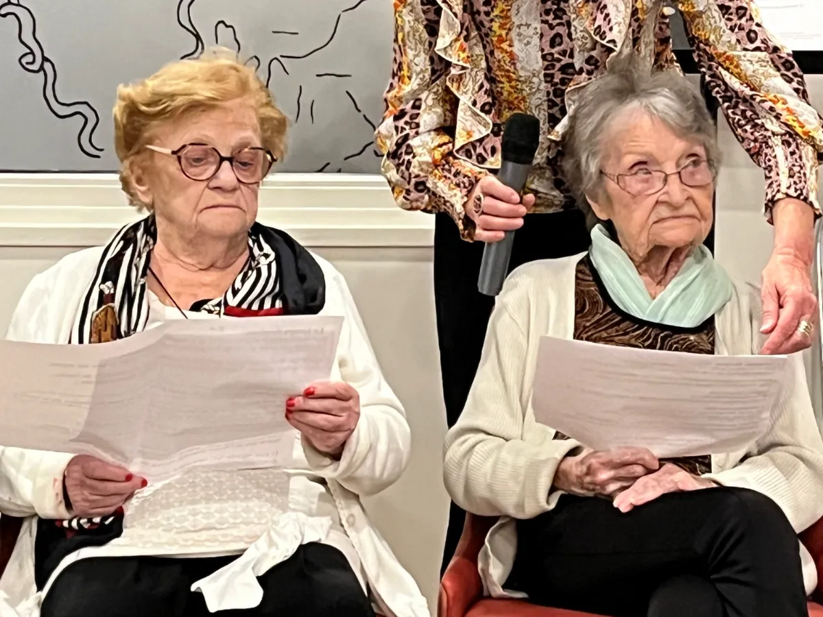 Nos résidents sur scène – Une représentation théâtrale avec l'association Lulue Lecture