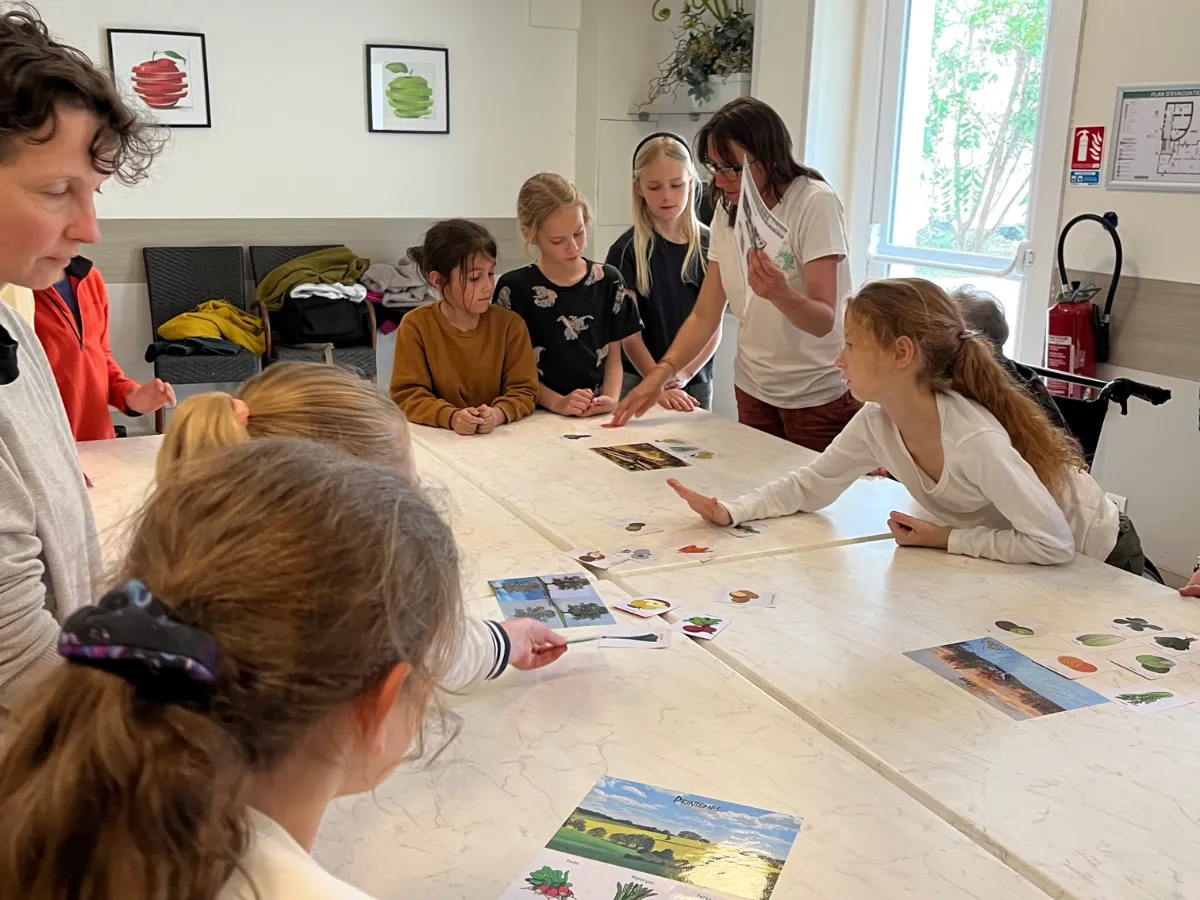 Rencontre intergénérationnelle avec l'école Montessori d'Anglet – Fruits, légumes et partage