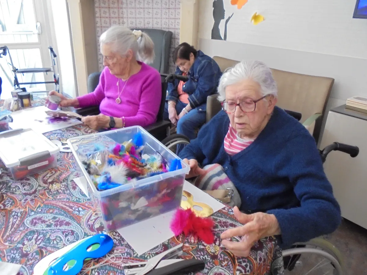 Préparation du Carnaval au Parc d'Hiver – Masques, couleurs et bonne humeur