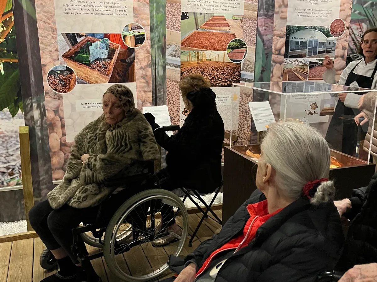 Visite et dégustation à l'Atelier du Chocolat – Une sortie gourmande pour nos résidents