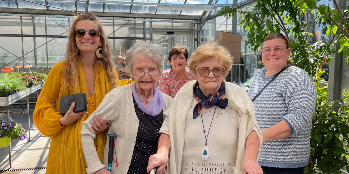 Jardinage en fleurs – Nos résidents embellissent le jardin du Parc d'Hiver