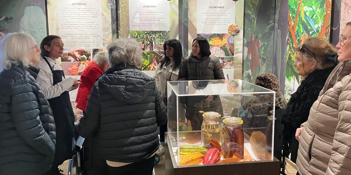 Visite et dégustation à l'Atelier du Chocolat – Une sortie gourmande pour nos résidents